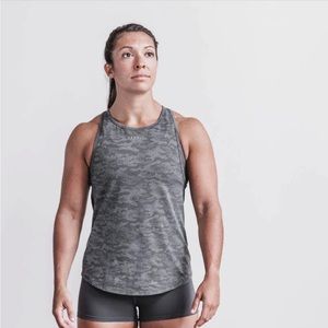 NOBULL Women’s Lightweight Textured Tank (Camo)